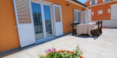 Apartman pro 4 os. se 2 ložnicemi - Apartments Škoda II Novalja, foto 2