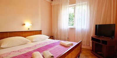 Apartman s terasou s manželskou postelí s 1 ložnicí A-17881-a - Apartments With Parking Space Palit, Rab - 17881 Palit, foto 1