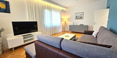 Apartman s klimatizací s terasou pro 4 os. se 2 ložnicemi A-19392-a - Apartments By The Sea Malinska, Krk - 19392 Malinska, foto 2