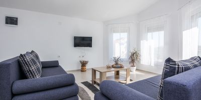 Apartman s klimatizací s terasou pro 4 os. s 1 ložnicí A-20337-a - Apartments With Parking Space Vir - 20337, foto 1