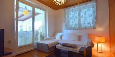 Apartman s klimatizací s terasou pro 4 os. se 2 ložnicemi A-20345-a - Apartments With Parking Space Malinska, Krk - 20345 Malinska, foto 2