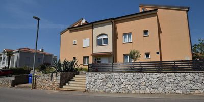 Apartman s klimatizací s terasou pro 4 os. se 2 ložnicemi A-20442-a - Apartments With Parking Space Vantačići, Krk - 20442 Vantačići, foto 1