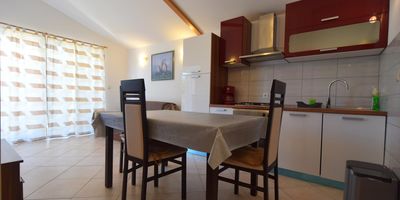 Apartman pro 4 os. se 2 ložnicemi - House Pere Malinska, foto 1
