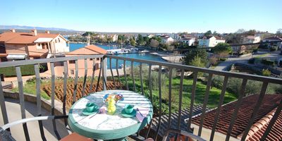 Apartman s klimatizací s balkónem s manželskou postelí s 1 ložnicí A-20659-a - Apartments By The Sea Vantačići, Krk - 20659 Vantačići, foto 1