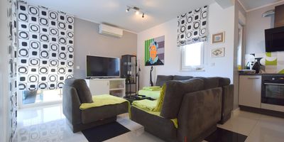 Apartman s klimatizací s terasou pro 4 os. se 2 ložnicemi A-21147-a - Apartments With Parking Space Njivice, Krk - 21147 Njivice, foto 2