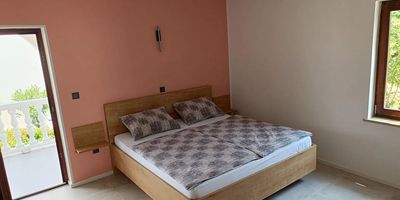 Apartman s klimatizací s terasou pro 4 os. s 1 ložnicí A-21688-a - Apartments By The Sea Malinska, Krk - 21688 Malinska, foto 1