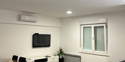 Apartman s klimatizací s terasou pro 4 os. se 2 ložnicemi A-22296-a - Apartments With Parking Space Stobreč, Split - 22296 Stobreč, foto 2