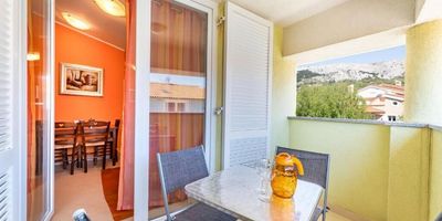 Apartman s klimatizací s balkónem pro 4 os. s 1 ložnicí A-22411-a - Apartments With Parking Space Baška, Krk - 22411 Baška, foto 1