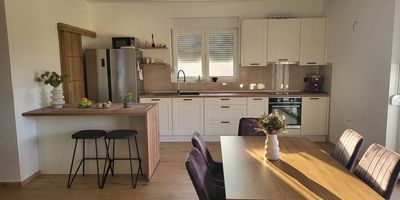 Apartman s klimatizací s terasou pro 6 os. se 2 ložnicemi K-22537 - Holiday House With A Swimming Pool Ljubač, Zadar - 22537 Ljubač, foto 1