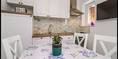 Apartman s koupelnou s klimatizací s manželskou postelí s 1 ložnicí (s možností přistýlky) - Apartment Marylin Baška, foto 1