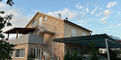 Apartman s klimatizací s balkónem pro 6 os. se 2 ložnicemi A-4040-b - Apartments With Parking Space Jelsa, Hvar - 4040 Jelsa, foto 1