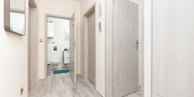 Apartman se sprchou pro 4 os. se 2 ložnicemi celý Dům - Elektoralna 15/34, foto 2