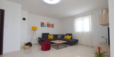 Apartman s klimatizací s terasou pro 4 os. se 2 ložnicemi A-19369-a - Apartments With Parking Space Barušići, Krk - 19369 Barušići, foto 2