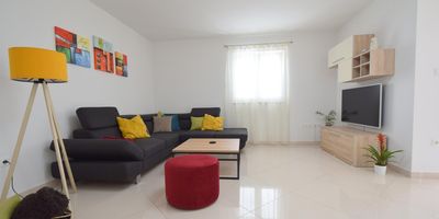 Apartman s klimatizací s terasou pro 4 os. se 2 ložnicemi A-19369-a - Apartments With Parking Space Barušići, Krk - 19369 Barušići, foto 3