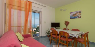 Apartman s klimatizací s terasou pro 9 os. se 3 ložnicemi A-23678-a - Apartments By The Sea Podgora, Makarska - 23678 Podgora, foto 2