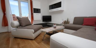 Apartman s klimatizací s balkónem pro 8 os. se 3 ložnicemi A-24071-a - Apartments With Parking Space Makarska - 24071, foto 2