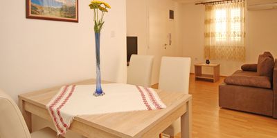 Komfort Apartman pro 4 os. se 2 ložnicemi na přízemí (s možností přistýlky) - Apartment Vasilic Baška, foto 1