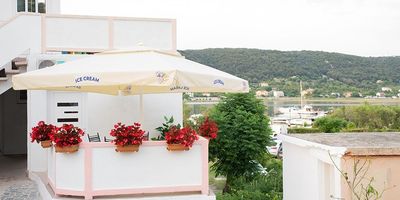 Apartman s klimatizací s terasou pro 3 os. s 1 ložnicí A-25686-a - Apartments With Parking Space Supetarska Draga - Donja, Rab - 25686 Supetarska Draga - Donja, foto 1