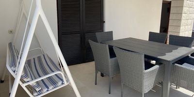 Apartman s klimatizací s terasou pro 4 os. se 2 ložnicemi A-27142-a - Apartments By The Sea Zečevo Rtić, Rogoznica - 27142 Zečevo Rtić, foto 1