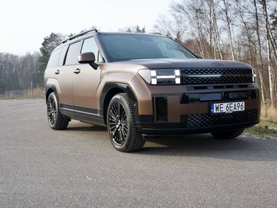 Nowy Hyundai Santa Fe. Choć z Korei Południowej, to stał się bardziej amerykański