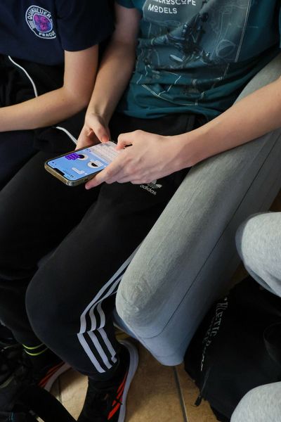 Lekcja demokracji w LO Lelewela w Warszawie
Fot. Wojciech Olkusnik/East News,  28.05.2025. Wspolczesna lekcja demokracji z udzialem uczniow, w LO im. Lelewela w Warszawie. Spotkanie odbylo sie w ramach ogolnopolskiej kampanii profrekwencyjnej "Mlodzi, GlosujMY", organizowanej przez Akcja Uczniowska przy wsparciu Funduszu Obywatelskiego im. Ludwiki i Henryka Wujcow.
Wojciech Olkusnik