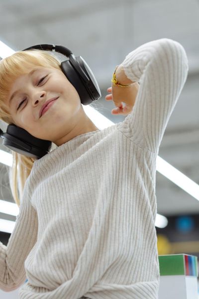 Obcowanie ze sztuką lekiem na stres? "Dziecko będzie czuło się bardziej zrelaksowane"