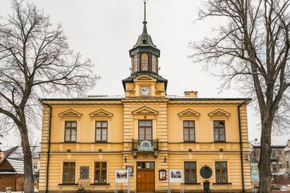 Rynek i ratusz w Nowym Targu