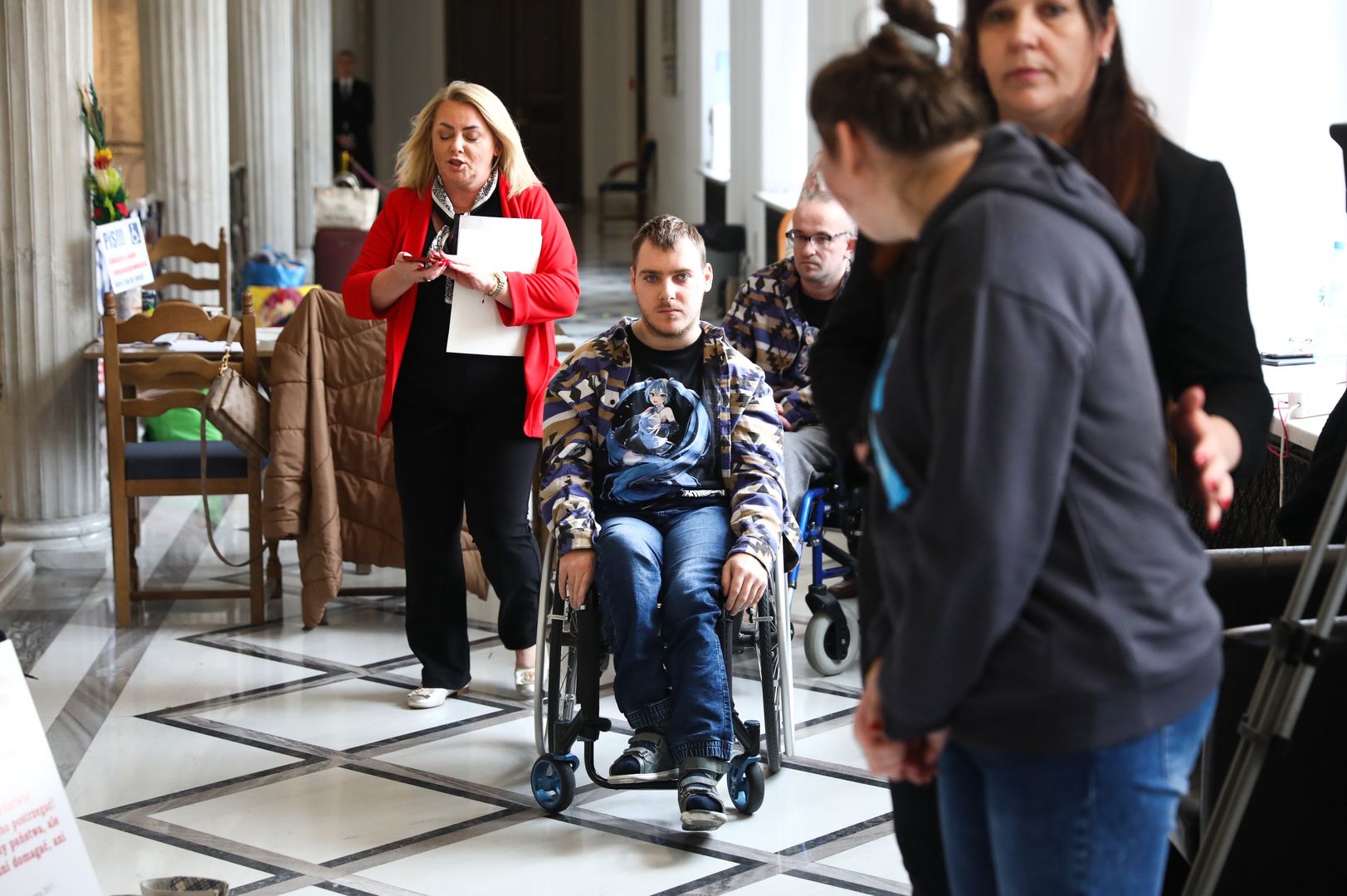 "Lansowali się na niepełnosprawnych". Rozgoryczeni opiekunowie żądają spełnienia obietnicy