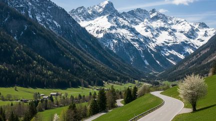 Majówka 2026 w Alpach lub nad Adriatykiem: kompletny poradnik drogowy