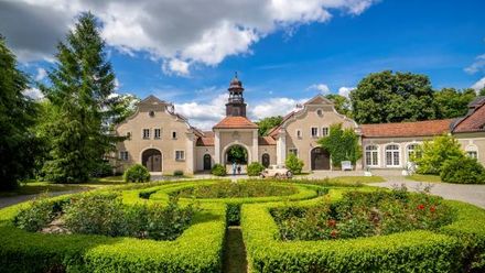 Pałac i Folwark Galiny (1)
