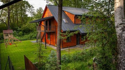 LOKUM Domek Drewniany (1)