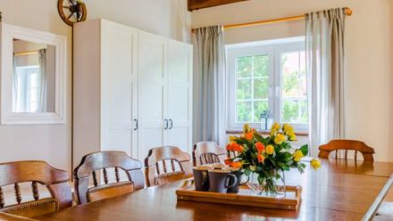 Całoroczny dom nad jeziorem z ogrodzoną posesją w sercu Mazur (1)