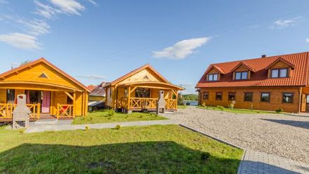 Domki z basenem całorocznym (1)