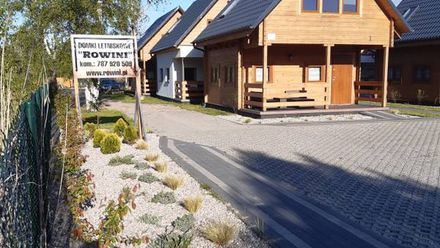Domki Letniskowe Rowini (1)