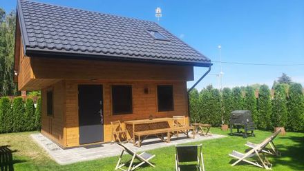 Drewniany domek w centrum (1)