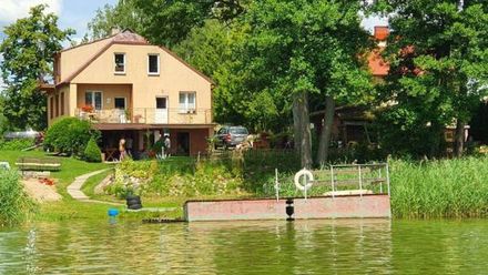 Domek nad jeziorem (1)