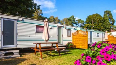 Dom wczasowy oraz domki letniskowe Pustkowo (1)