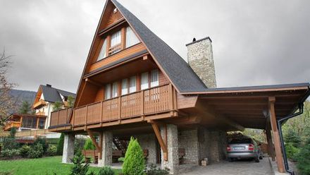 Duży drewniany stylowy Dom w Szczyrku (1)