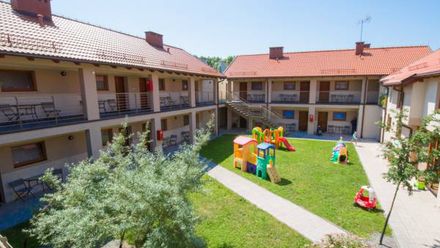 Atrium Pokoje Studio i Domki Letniskowe (1)