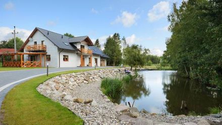 Pokoje nad Stawem (1)