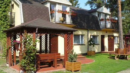 Domki i pokoje Dobek (1)