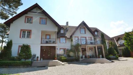 Dom Gościnny Pod Dębem (1)