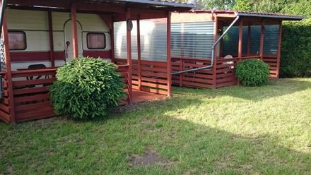 KEMPINGI Z TARASAMI (1)