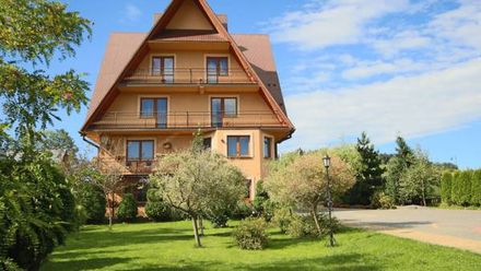 DOM PRZY WYCIĄGU (1)