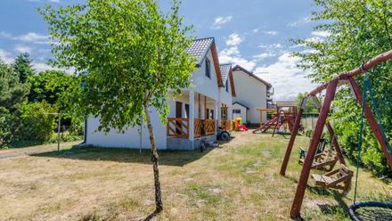 GOŚCINIEC NADMORSKI - DOMKI I APARTAMENTY (1)