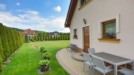 DOMEK NAD SANEM BIESZCZADY (1)