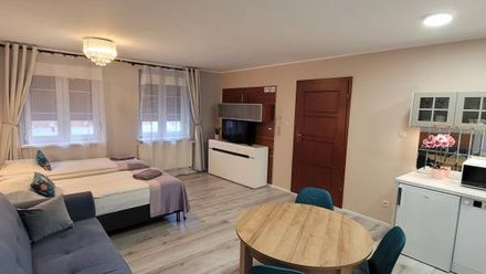 NOCLEGI NA PLACU SłOWIAŃSKIM (1)