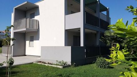 Enelani Apartamenty - tuż obok Trogiru! (1)