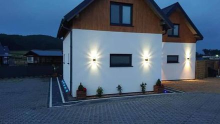 Domek nad jeziorem (1)