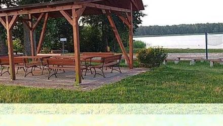 Pokoje pod Świerkami i Pole namiotowe (1)